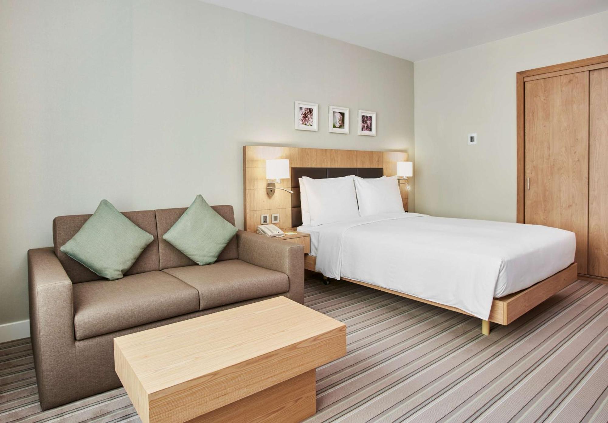 Hotel Hilton Garden Dubai, Mall Avenue Dubai