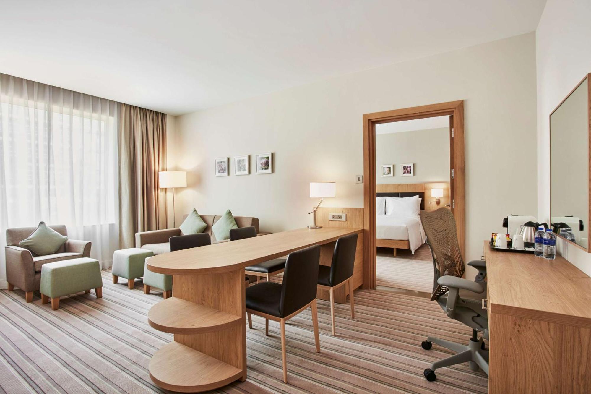Hotel Hilton Garden Dubai, Mall Avenue