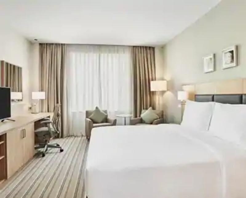 Hilton Garden Dubai, Mall Avenue Hotel 4*